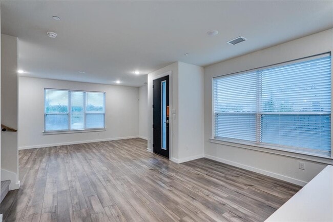 Building Photo - 1770 Thornton Dr