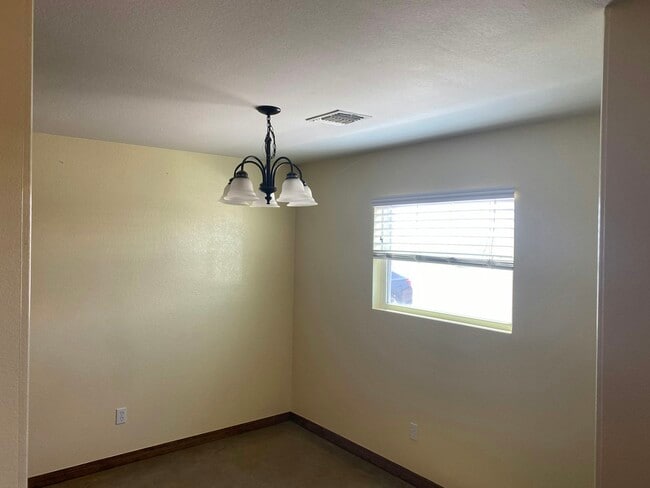 Building Photo - 10820 Chapman Dr