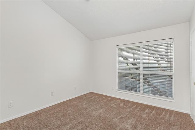 Building Photo - 1901 N Fitzhugh Ave