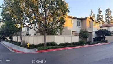 Building Photo - 449 Ridgeway