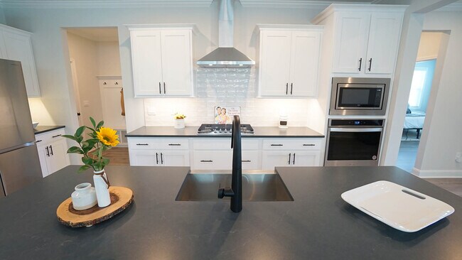 Building Photo - 329 Sparrow Rdg Dr