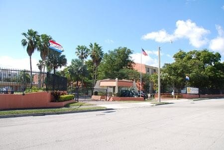 Primary Photo - PARADISE ISLES APARTMENTS