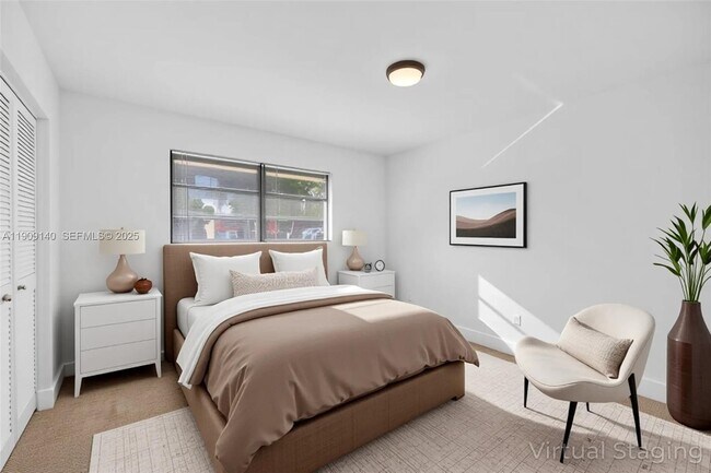 Building Photo - 339 SW 15th St