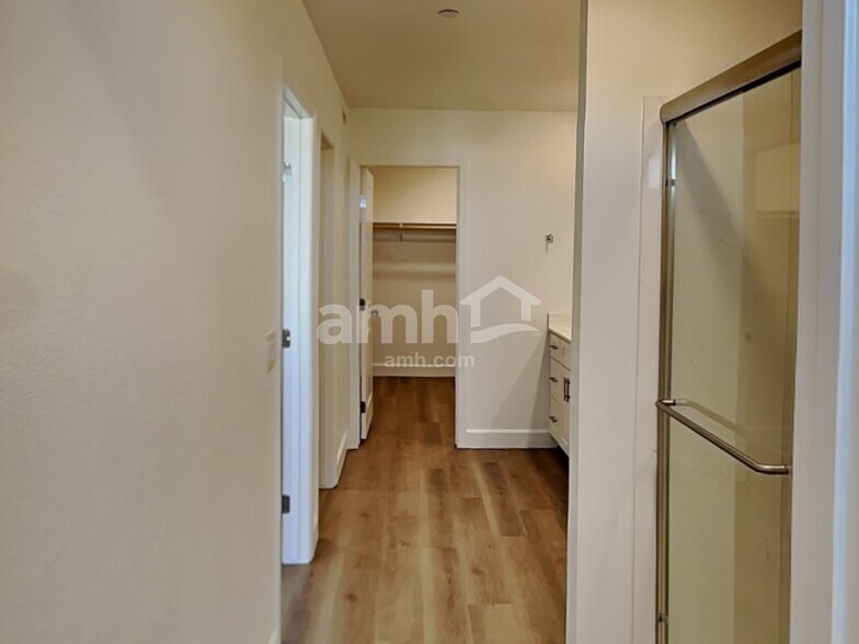 Building Photo - 264 Austin Bellerose Pl