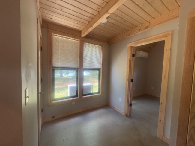 Building Photo - 35 Tiny Time Ln