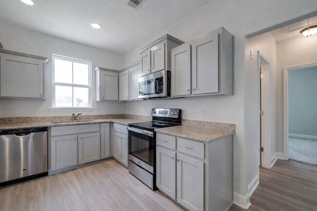 Building Photo - 106 Cobbleton Dr