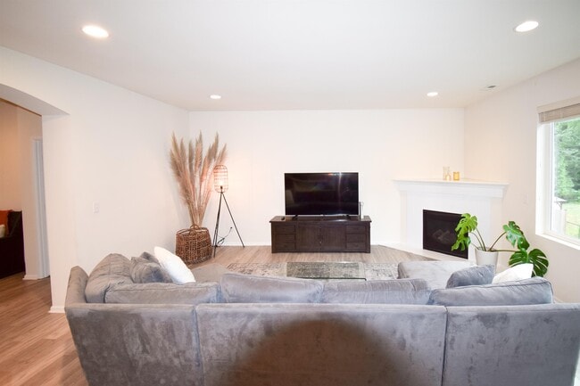 Building Photo - 4721 Joppa St SW