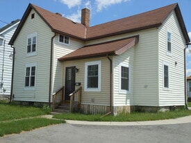 Building Photo - 217 1/2 Jackson St