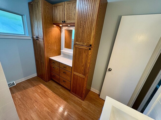 Building Photo - 3 Bedroom- Upper Arlington area