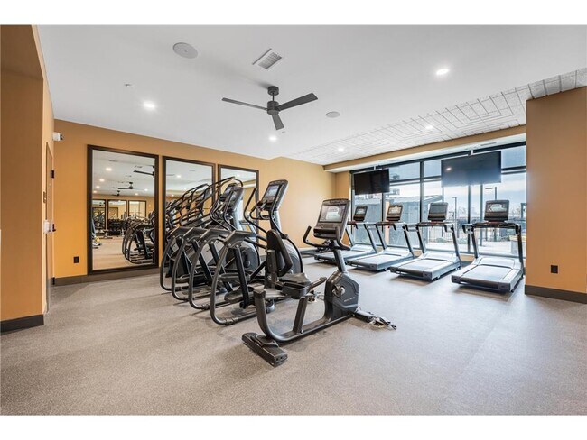 Building Photo - 640 Wisconsin Ave N