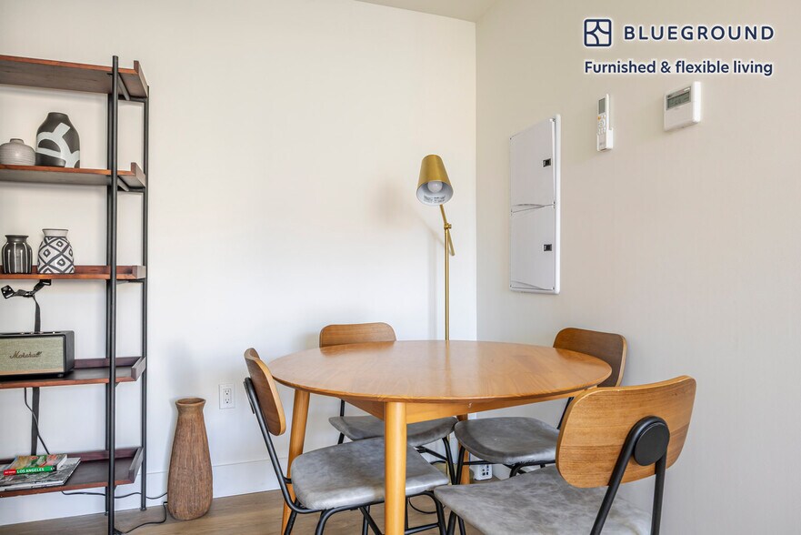 Building Photo - 611 N Virgil Ave