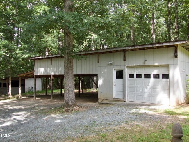 Building Photo - 979 Lamont Norwood Rd