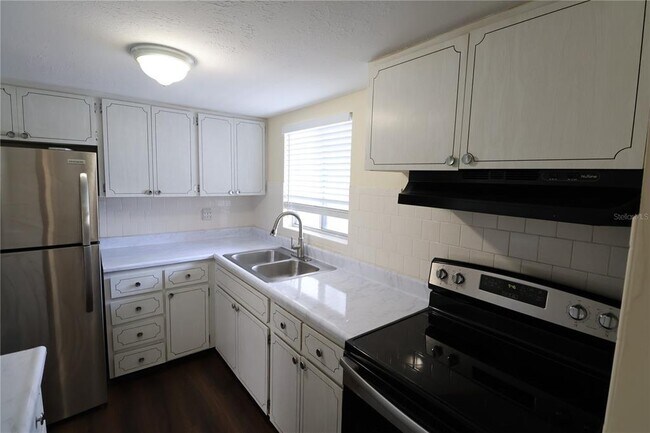 Building Photo - 5939 17th St W
