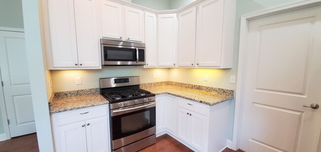Building Photo - Newer Construction in Avondale!