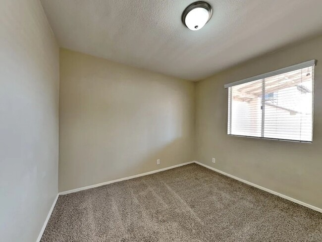 Building Photo - 8848 W Fairmount Ave