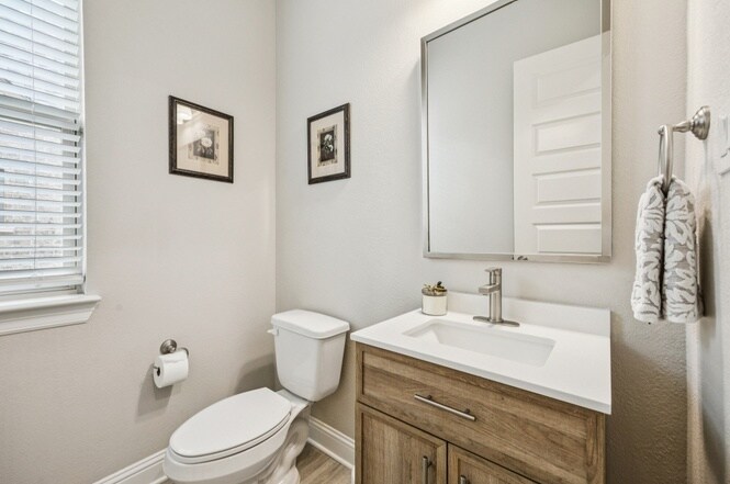Building Photo - 4871 Lockwood Dr