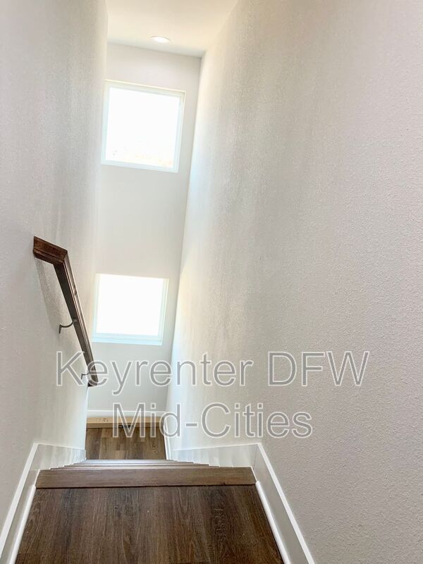 Building Photo - 1431 Pearson St