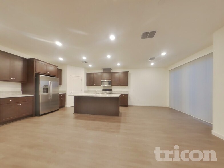 Building Photo - 2050 Delta Vw Ave