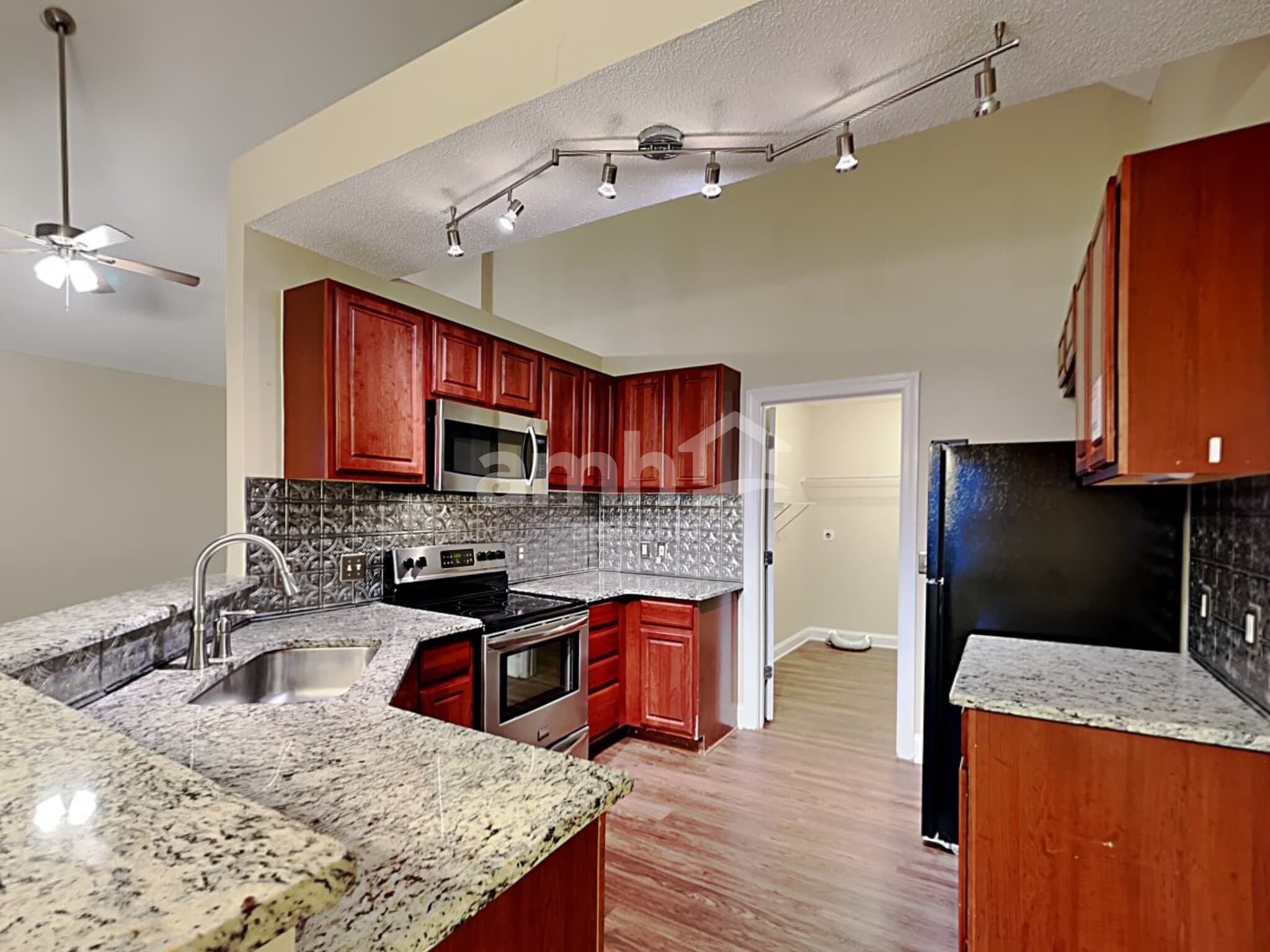 Building Photo - 1009 Loch Lomond Cir