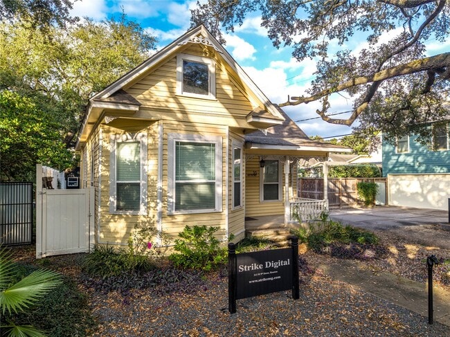 Building Photo - 315 W 9th St