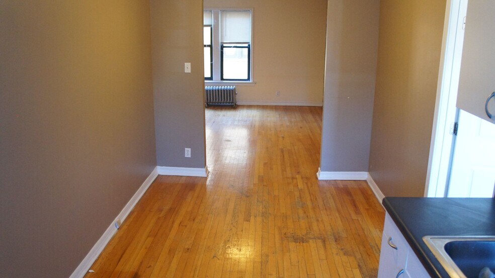 Building Photo - 2322 N Spaulding Ave
