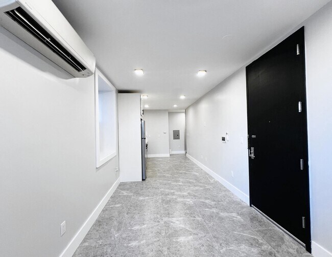 Building Photo - 126 Randolph Ave