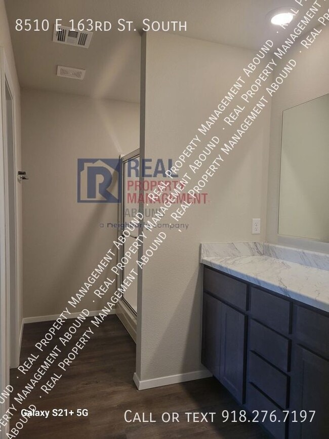 Building Photo - 8510 E 163rd St S