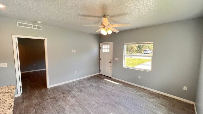 Building Photo - Beautiful 2020 Built 3 BD/2 BA Home in DeL...