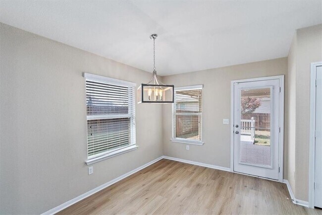 Building Photo - 519 Pinnacle Dr