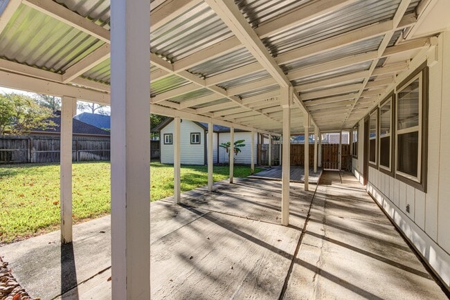 Building Photo - 607 Ellingham Dr