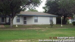 Primary Photo - 927 W Formosa Blvd