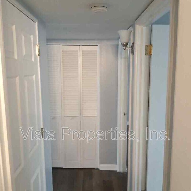 Building Photo - 4903 Saddlebrook Ln