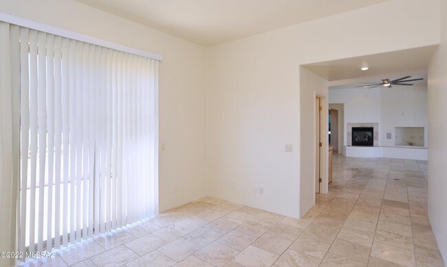 Building Photo - 12866 N High Hawk Dr