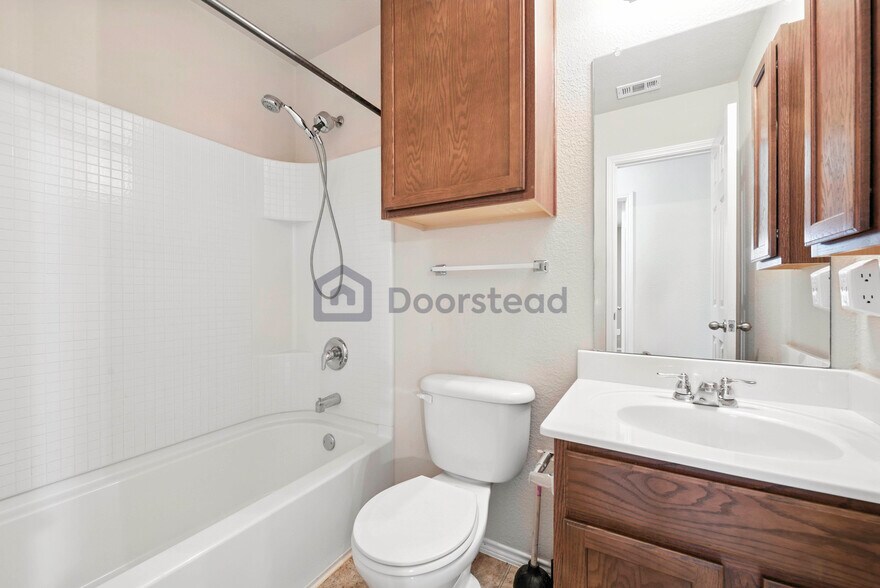 Building Photo - 12744 Northern Pine Dr