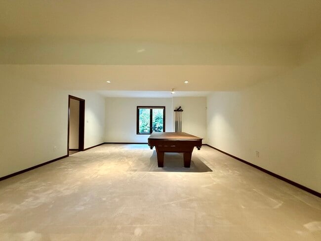 Building Photo - 5820-5810 10 Springs Ln