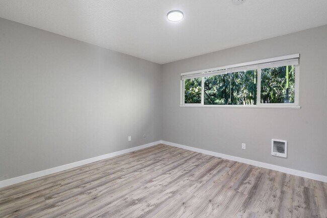 Building Photo - Beautifully remodeled 3BR in Gresham. 1/2 off first months rent!
