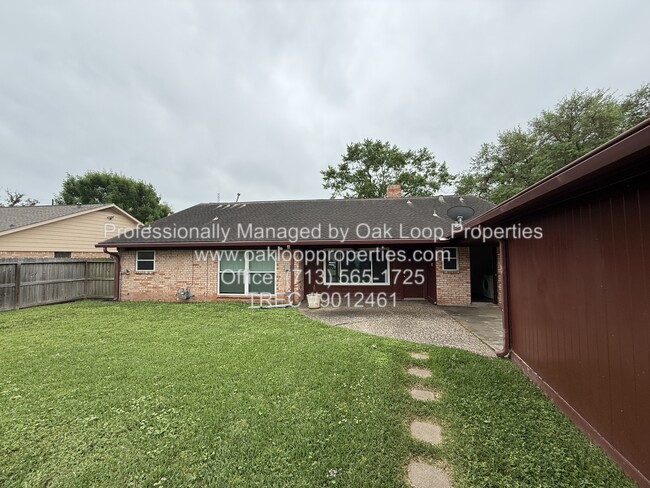 Building Photo - 7610 Burning Hills Dr