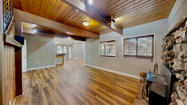 Building Photo - 6700 Ridgeway Dr
