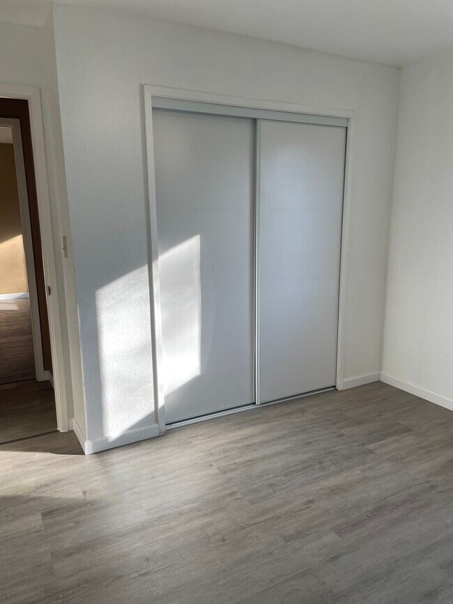 Building Photo - 3 BED 2 BATH IN SHASTA LAKE