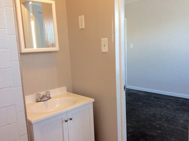 Building Photo - 2516 Ashby St