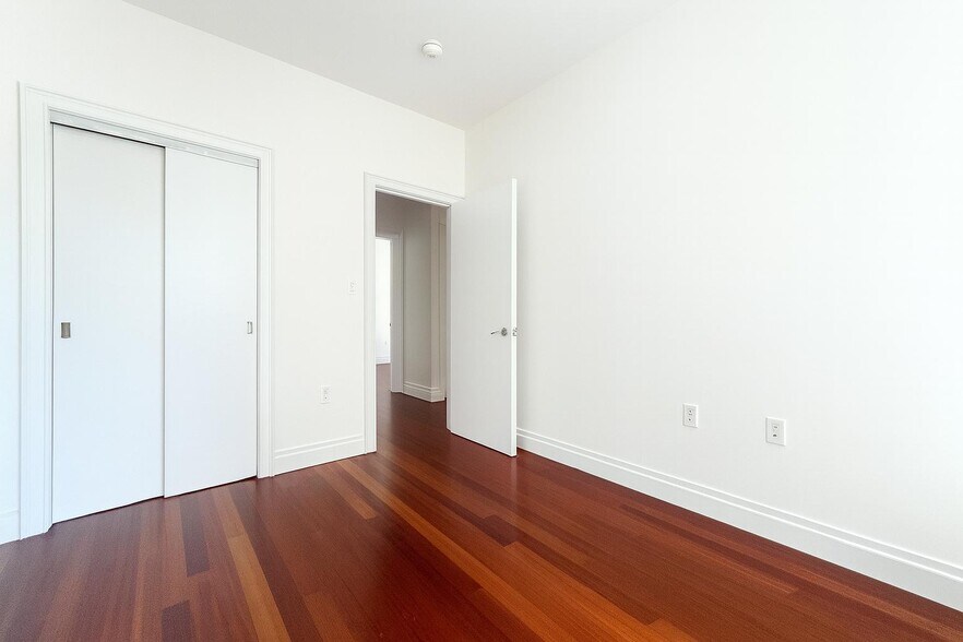 Building Photo - 611 W 137th St