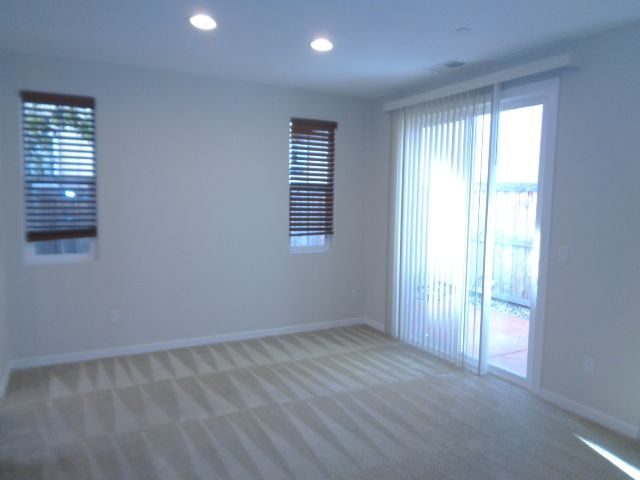 Building Photo - 200 Candela Cir