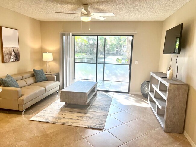 Building Photo - FULLY FURNISHED MAY AVAILABILITY - 1 Bed 1...