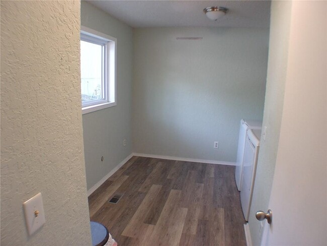 Building Photo - 9 Connie Ln