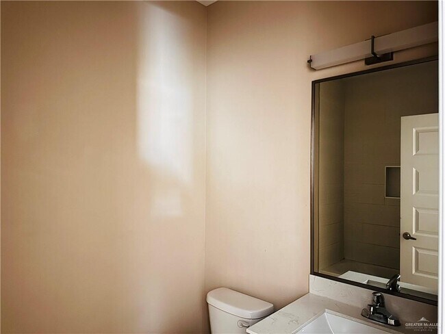 Building Photo - 11 West Dr