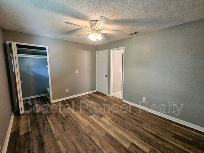 Building Photo - 504 S Westland Ave