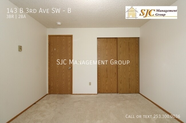 Building Photo - 143 3rd Ave SW