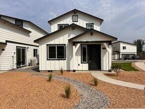 Building Photo - 4111 SW Pumice Ave
