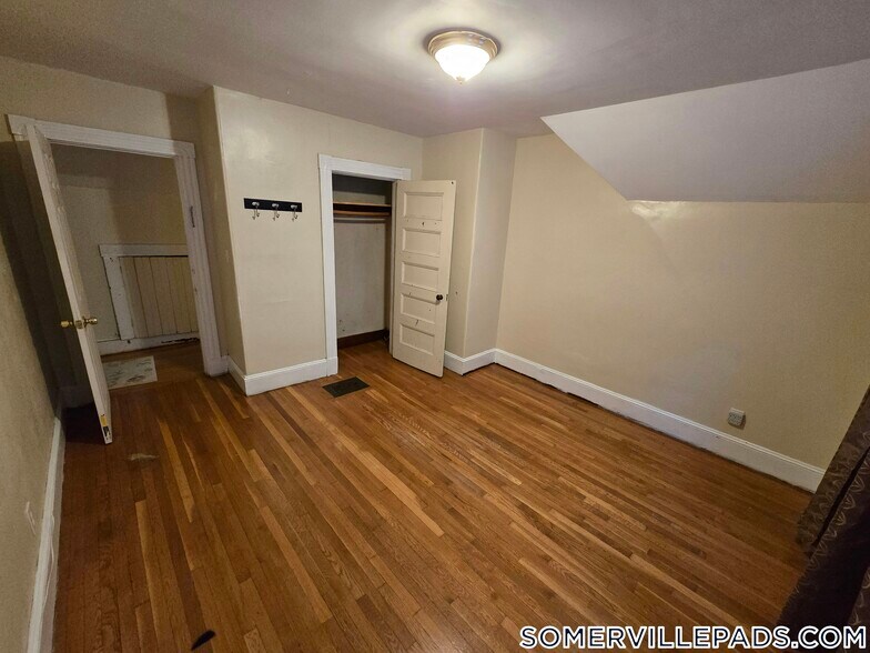 Building Photo - 243 Highland Ave