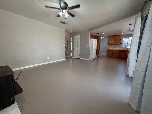 Building Photo - 8420 Oak Flat Way